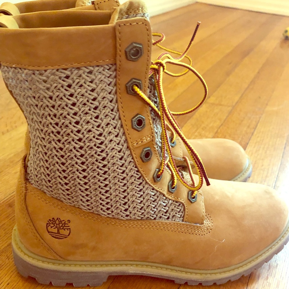 timberland women’s boots brand new never worn